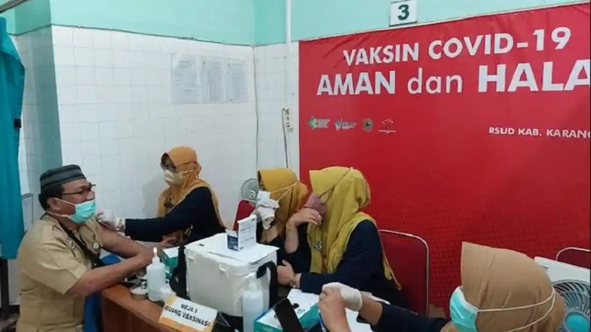 Nakes di Karanganyar Mulai Terima Booster Kedua