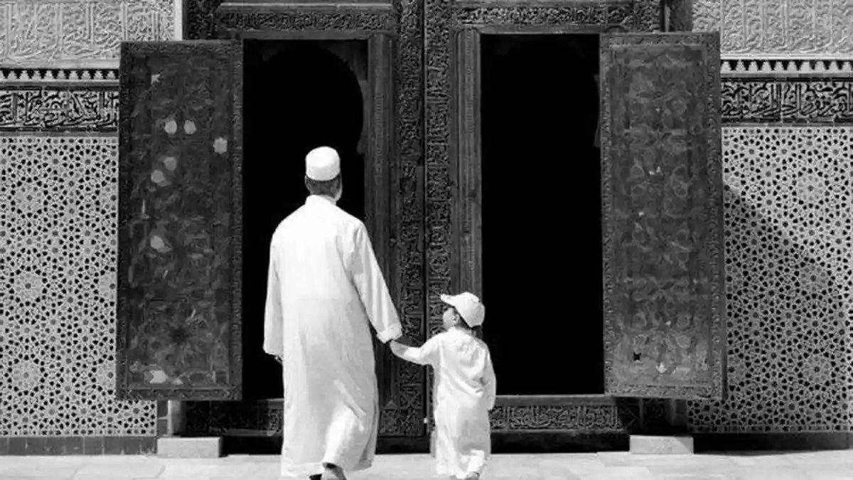 19 Cara Mengajak Mengajarkan Anak ke Masjid tapi tak Bikin Gaduh dan Ganggu Jemaah Shalat