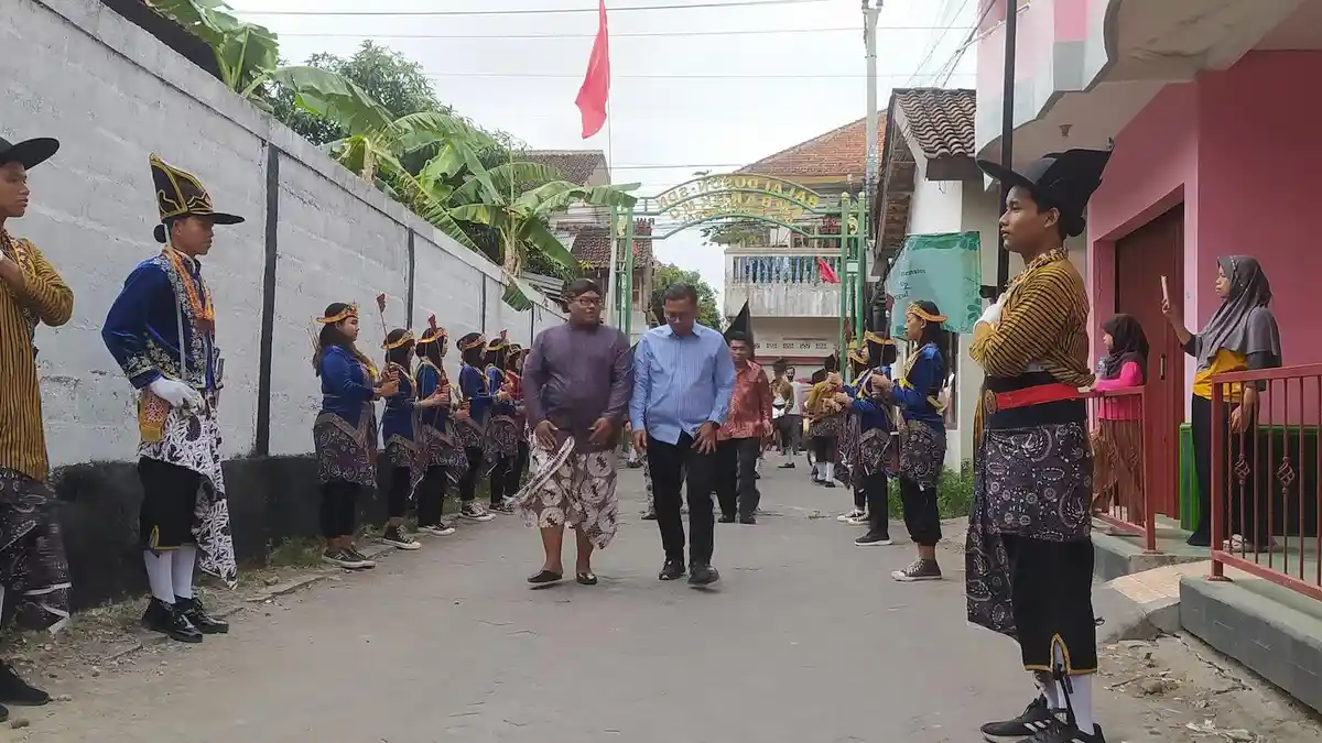 Kunjungi Padukuhan Ambarrukmo, KPH Purbodiningrat Disambut Bregodo Ambar Satrio
