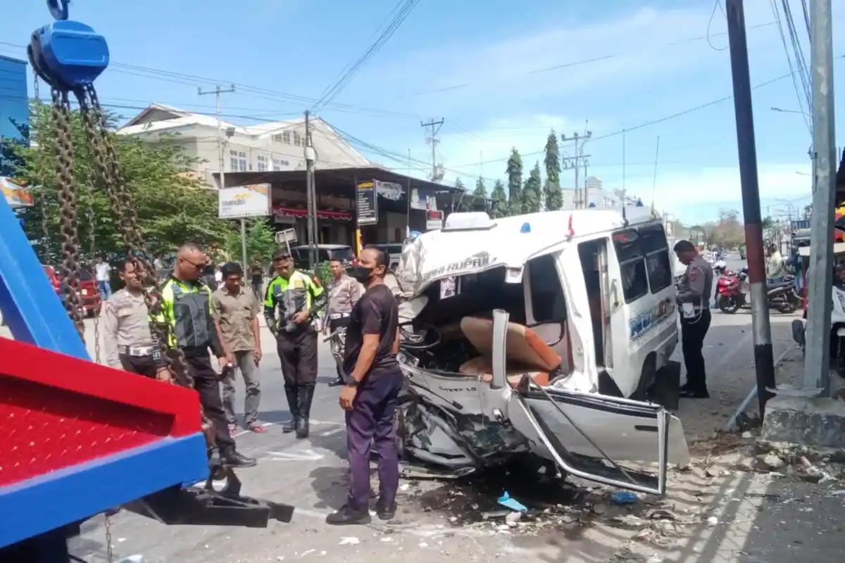 Kecelakaan Maut di Oesapa Kota Kupang, Pengemudi dan Penumpang 'Bemo' Dalam Pengaruh Alkohol