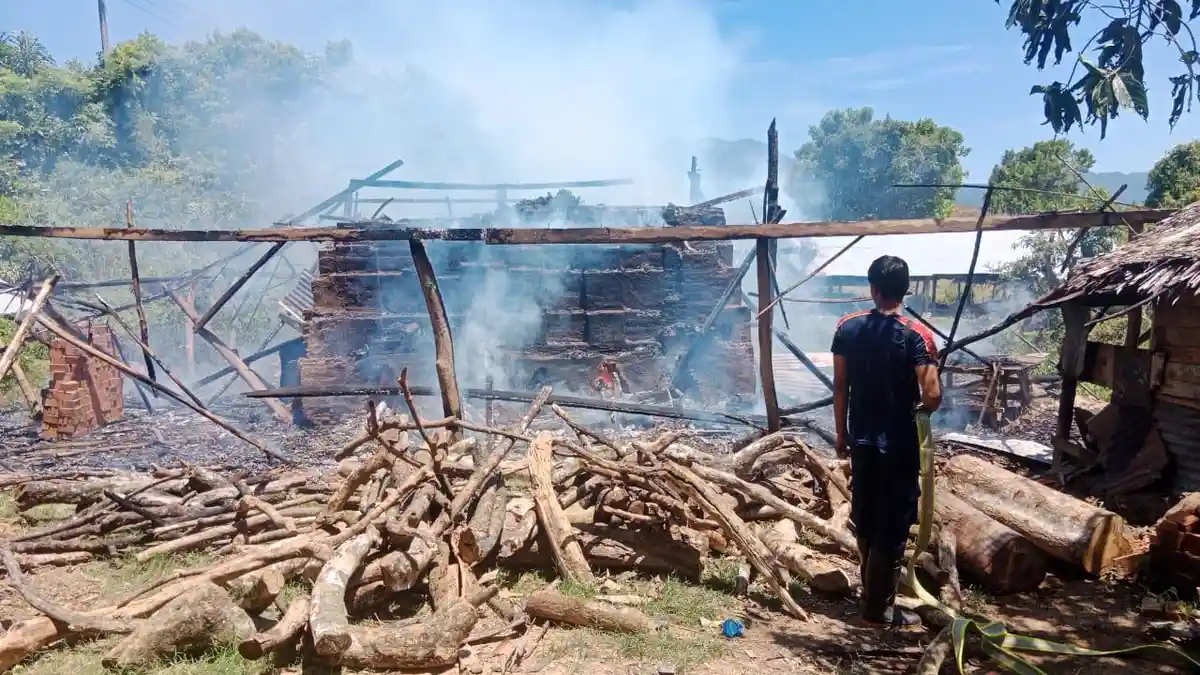 Dihembus Angin Kencang, Dapur Batu Bata di Seulimeum Ludes Terbakar