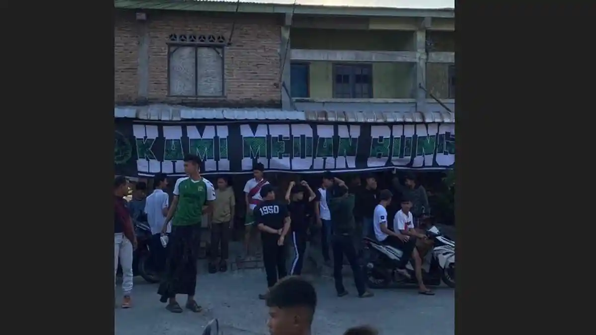 PFC Suporter PSMS Medan Bagi-Bagi Takjil di Belawan, Tebar Berkah Ramadan dan Ubah Stigma Suporter
