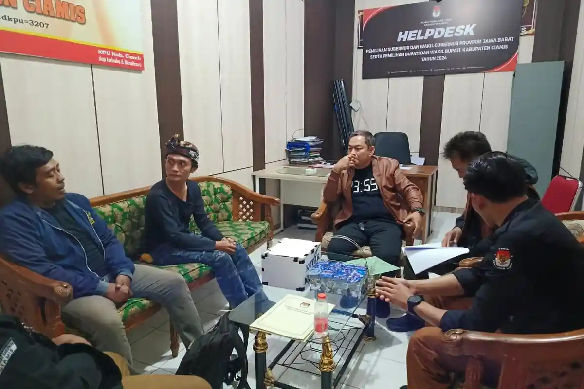 Pilkada Ciamis 2024 Hanya Ada Calon Tunggal, Muncul Relawan Kotak Kosong, Mereka Datangi KPU