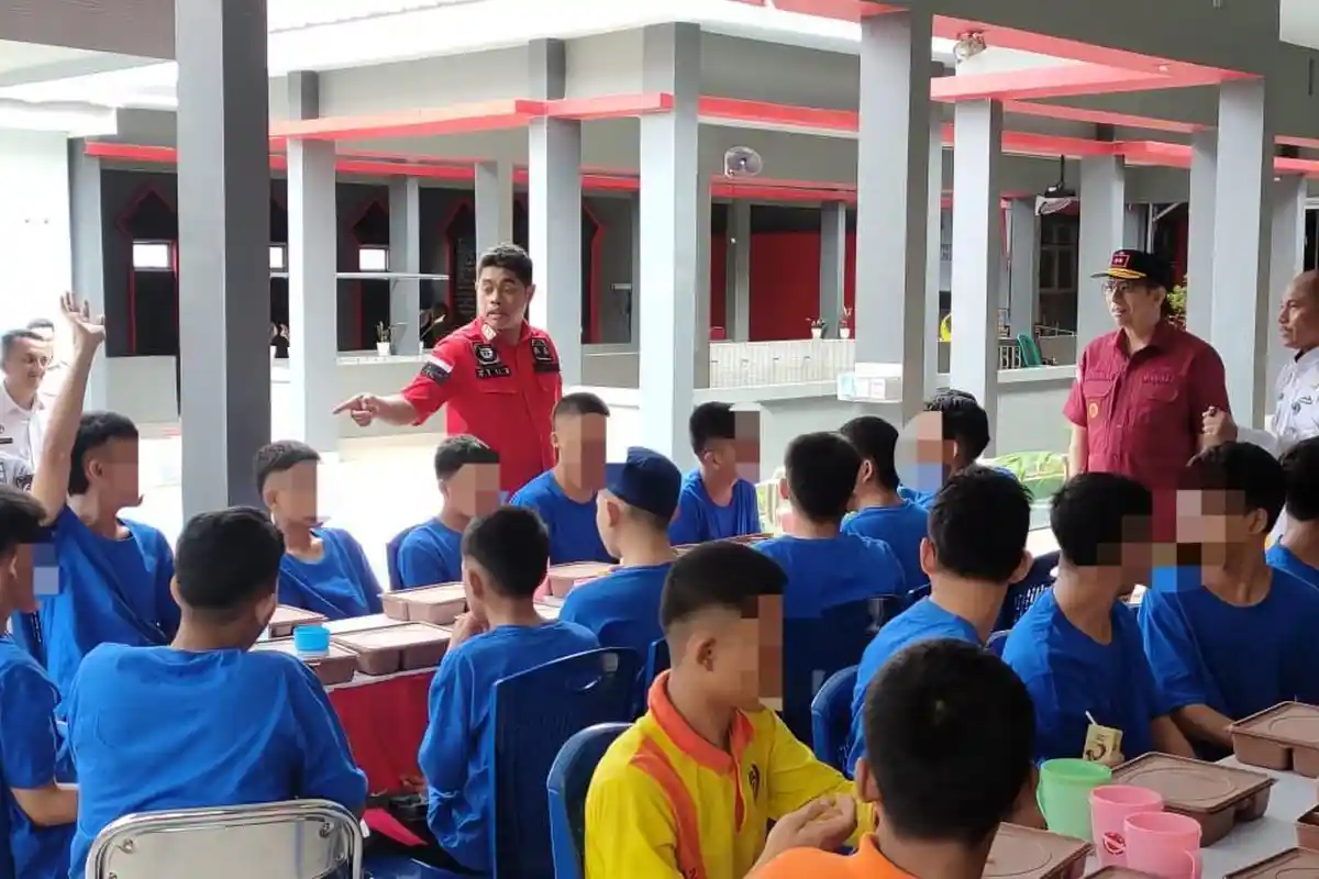 Anak Binaan LPKA Kelas II Palu Rayakan Hari Natal 2024 Bareng Kakanwil Kemenkumham Sulteng