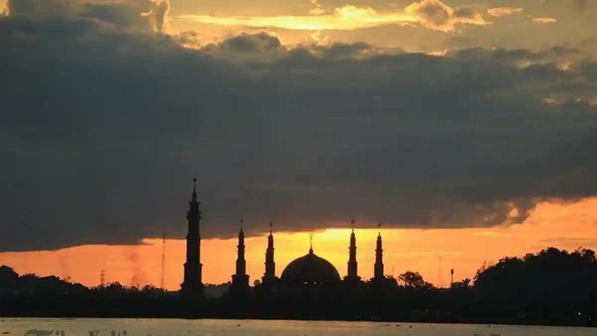 Manfaat dan Keistimewaan Membaca Surat Al Maun