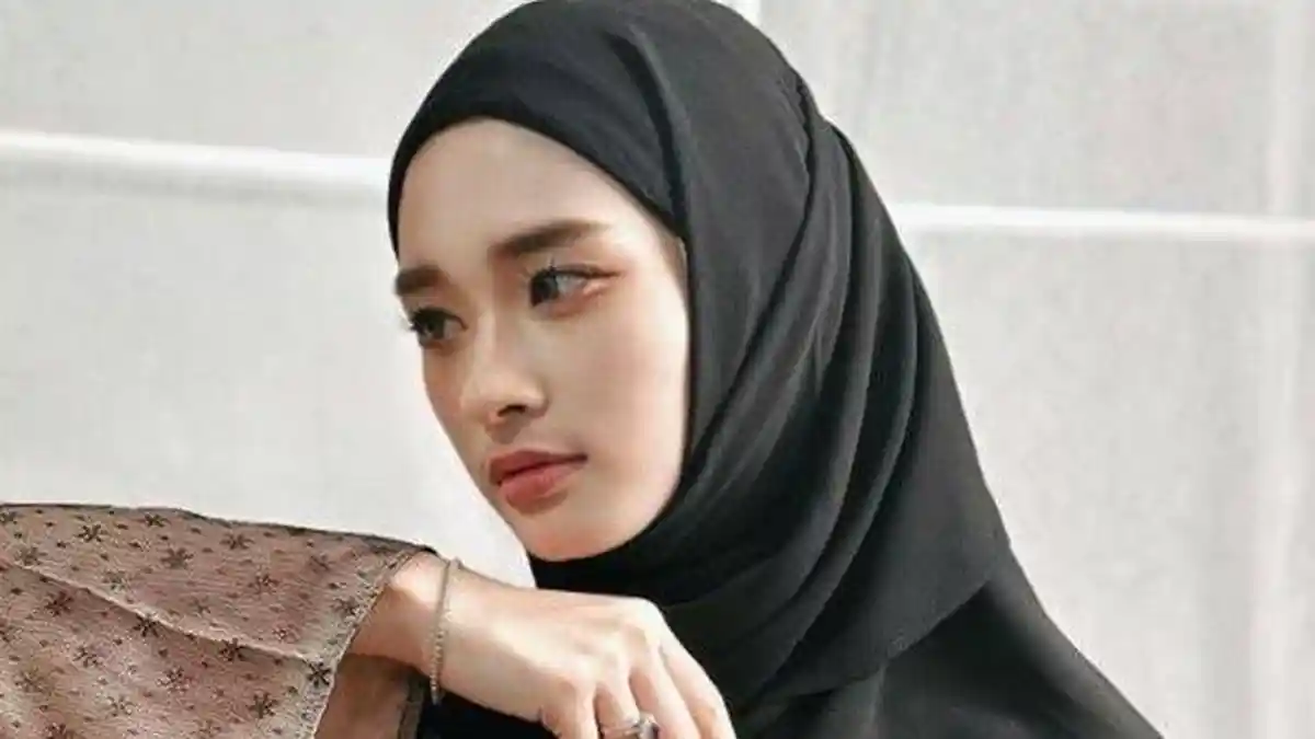 Berikut 2 Penghargaan yang Diterima Inara Rusli, Tak Menyesal Pernah Hidup Dengan Virgoun