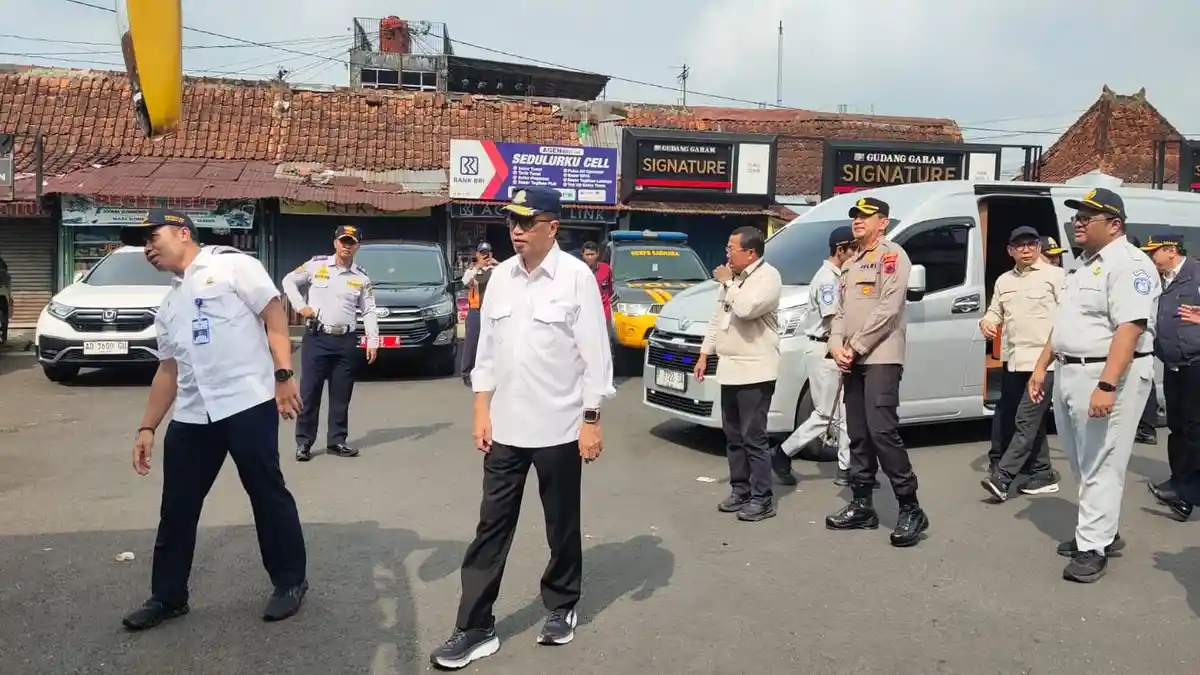 Menhub Sidak Bus Wisata di Terminal Bus Baturraden Banyumas, Temukan Ada yang Plat Hitam