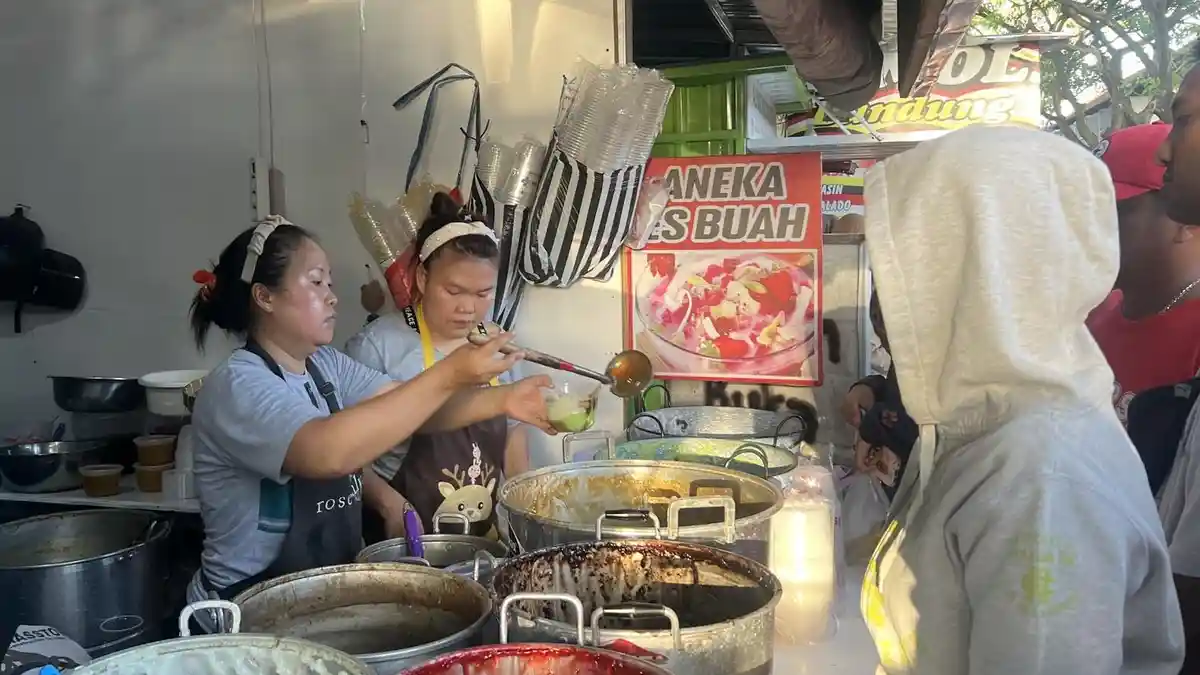 Berburu Takjil di Pasar Senggol Kodam Pemogan Denpasar