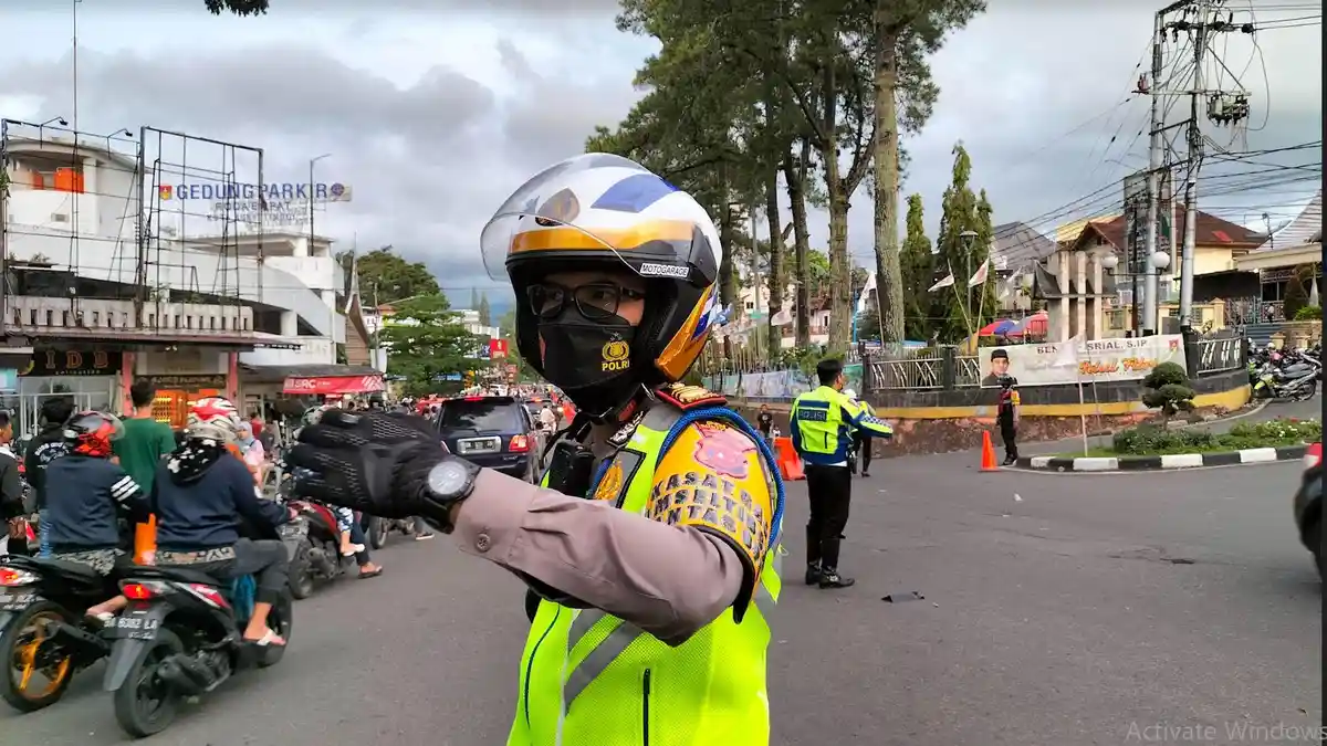 15 Mahasiswa di Bukittinggi Jadi Korban Lakalantas, Angkot yang Ditumpangi Mereka Terbalik