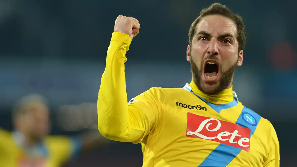 Arsene Wenger: Saya Turut Berduka untuk Napoli!