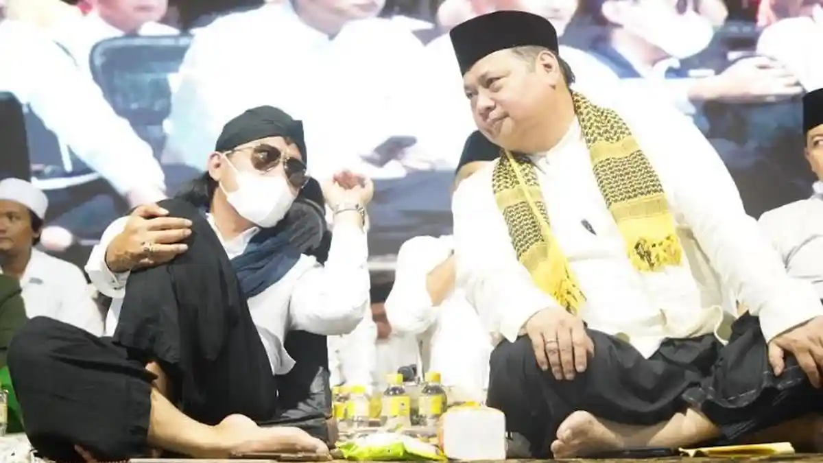 Airlangga dan Gus Miftah Hadiri Maulid Nabi di Alun-alun Tuban