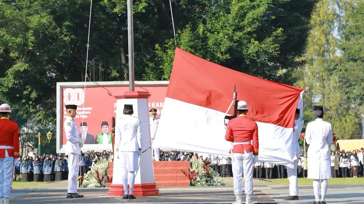 HUT ke-80 RI, Bupati Wonosobo Tegaskan Komitmen Atasi Kemiskinan Lewat Pendidikan