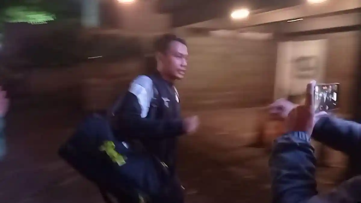 Pemain Persib Bandung Tiba di Graha Persib, Bobotoh Sambut Pemain: 'Dado Semangat, Teja Semangat'