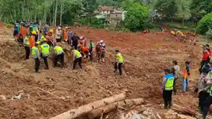 Situasi-pencarian-korban-longsor-di-Desa-Cibeunying-Kabupaten-Cilacap.jpg