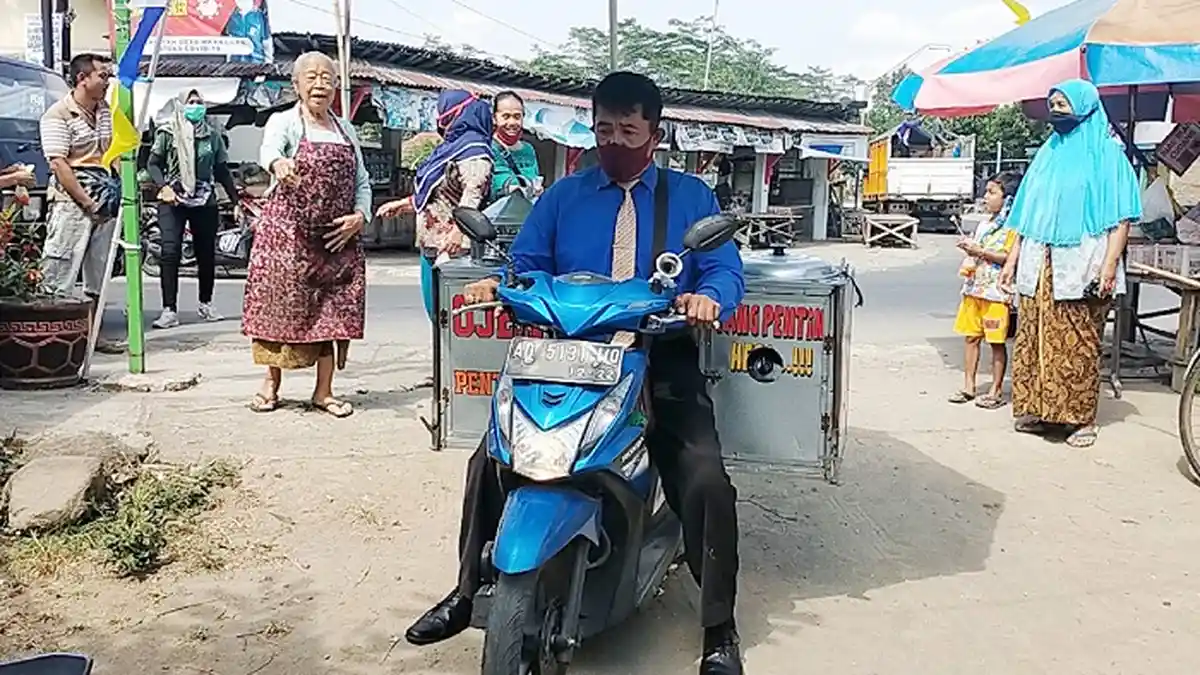 Kisah Sakir Penjual Bakso Pentol di Klaten Berpakaian Rapi dan Necis Ala Kantoran, Ini Penampakannya