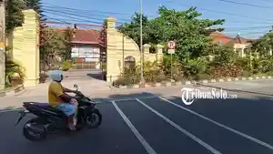 Tampak-bagian-depan-SMPN-1-Solo-di-Jalan-MT-Haryono.jpg