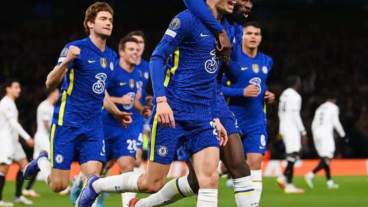 Three Tangguhkan Sponsor untuk Chelsea
