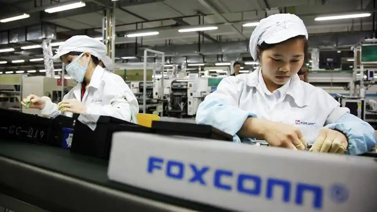 Foxconn Resmi Akuisisi 66 Persen Saham Sharp