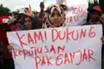 Warga Rembang Demo Dukung Pendirian Pabrik Semen
