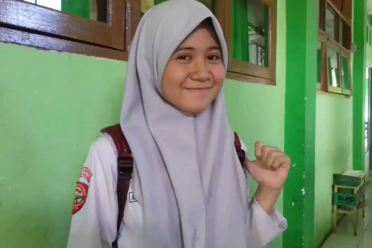 Siswi MAN 2 Model: Soal Kimianya Susah