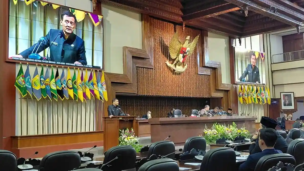 Pertanggungjawaban APBD 2025: Gubernur Ahmad Luthfi Paparkan 20 Item Kinerja Pemprov Jateng - Tribunjateng.com