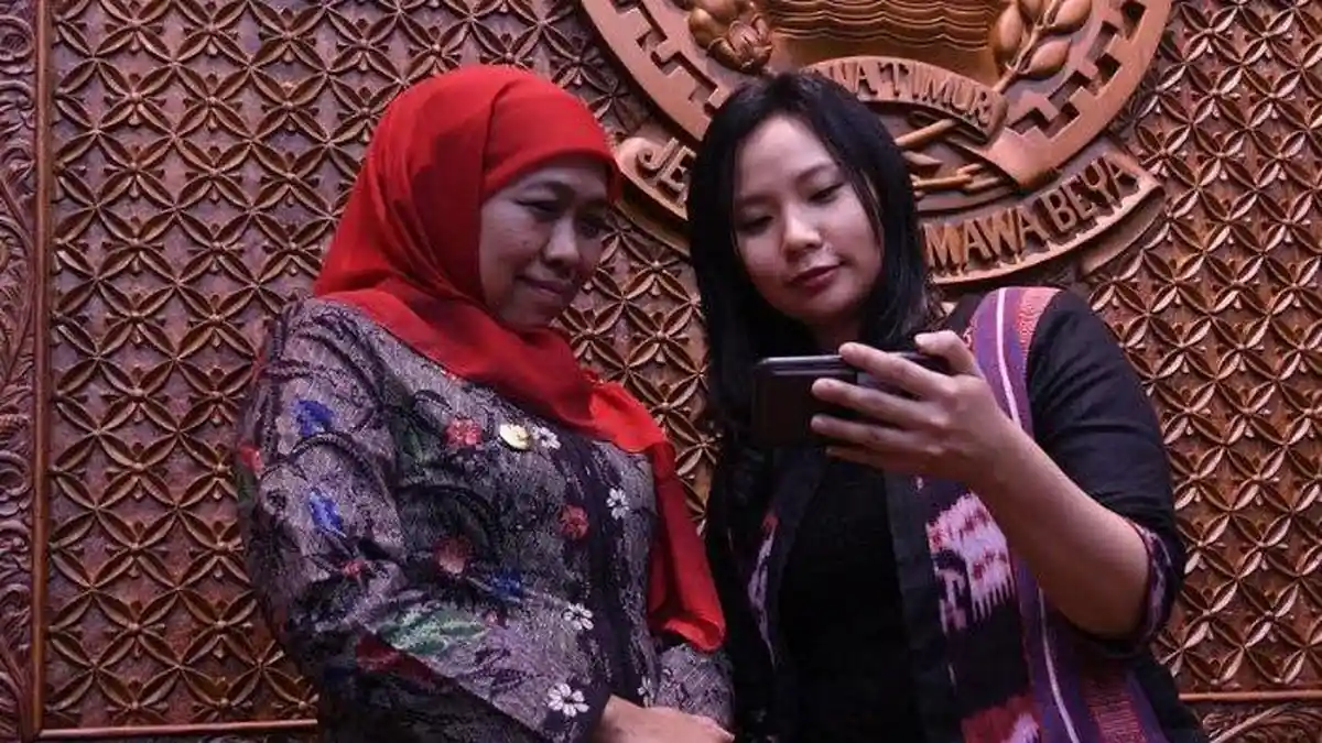 Sutradara Hollywood Asal Blitar Livi Zheng Temui Gubernur Khofifah. Ada Proyek Baru Lho