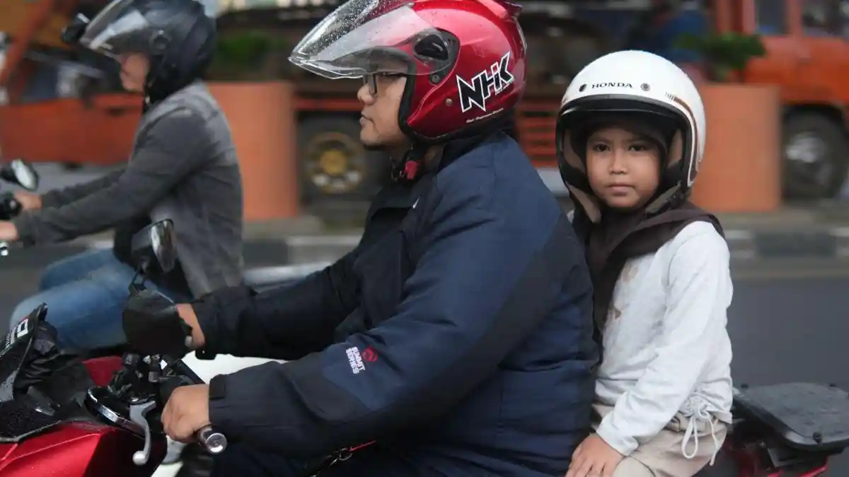 Libur Sekolah, 5 Tips Cari Aman Membonceng Anak dari Asmo Sulsel - Tribun-timur.com