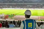 Petugas-PLN-di-GBK-Jakarta.jpg