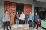 KPUD-Karo-menerima-pasokan-logistik-berupa-segel-di-Gudang.jpg