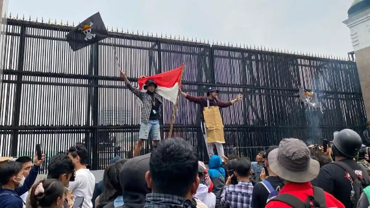 Polisi Amankan 15 Orang Pendemo 25 Agustus di DPR / MPR RI, Pelajar Hingga Kelompok Anarko
