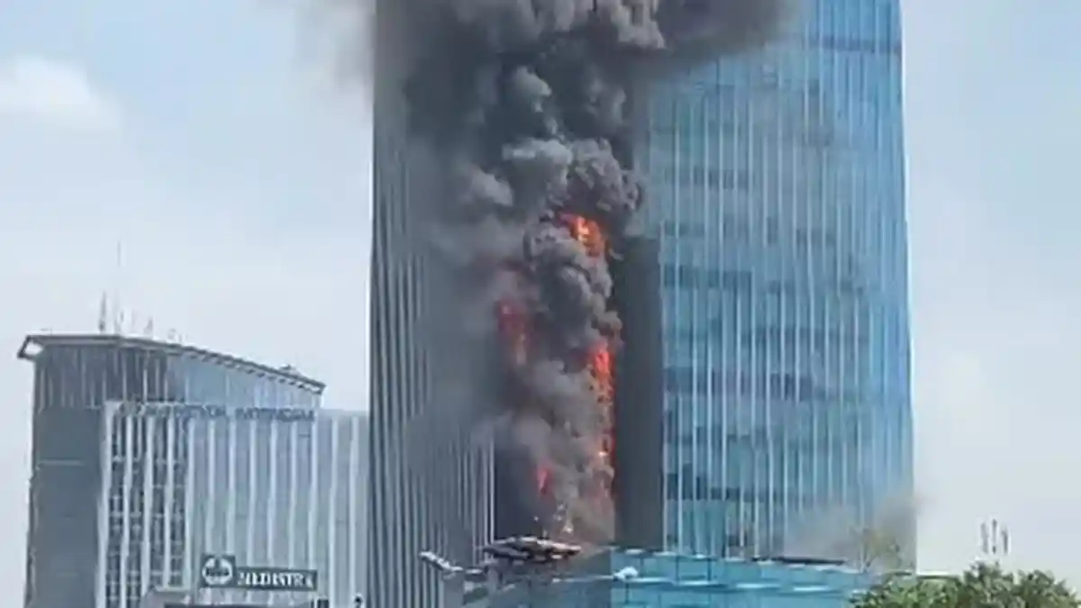 K-Link Tower Kebakaran, Pengantin dan Tamu Undangan Panik Berhamburan Keluar Gedung