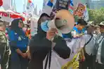 DEMO-INDOMARET-Karyawan-Indomaret-menangis-saat.jpg