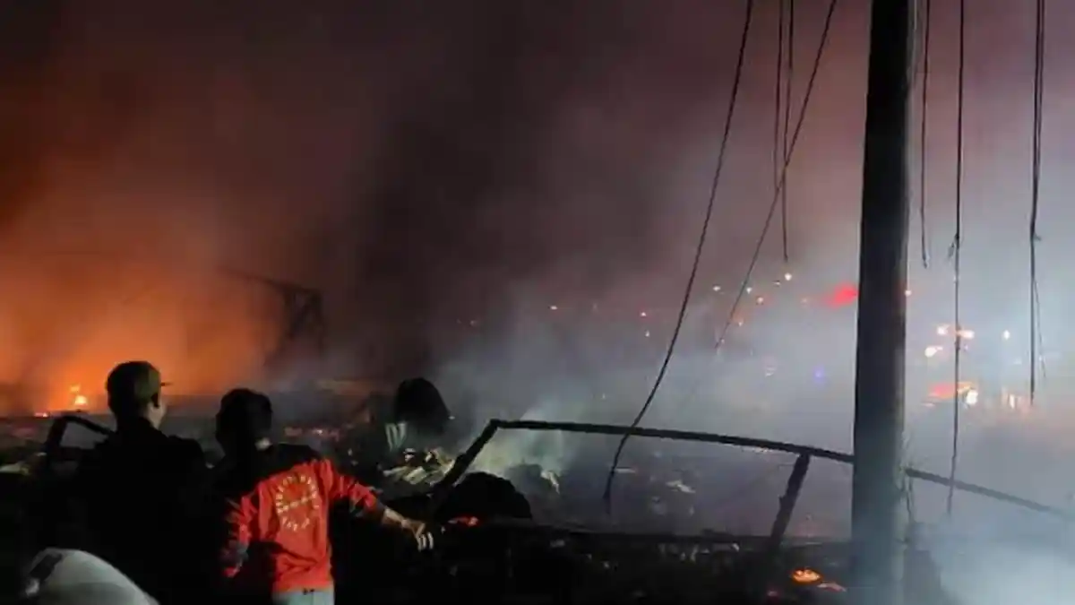 BREAKING NEWS - Tiga Rumah di Langsa Timur Ludes Terbakar