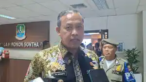 ONE-DAY-ENGLISH-Wali-Kota-Bekasi-Tri-Adhi.jpg