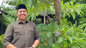 Tuanku-Muhammad-ajak-tanam-pohon.jpg