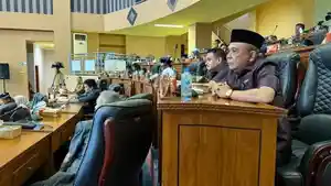 BK-akan-umumkan-anggota-dewan-bolos-saat-paripurna.jpg
