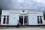 Penampakan-bangunan-kantor-Desa-Kurama-mirip-Istana-Bogor.jpg