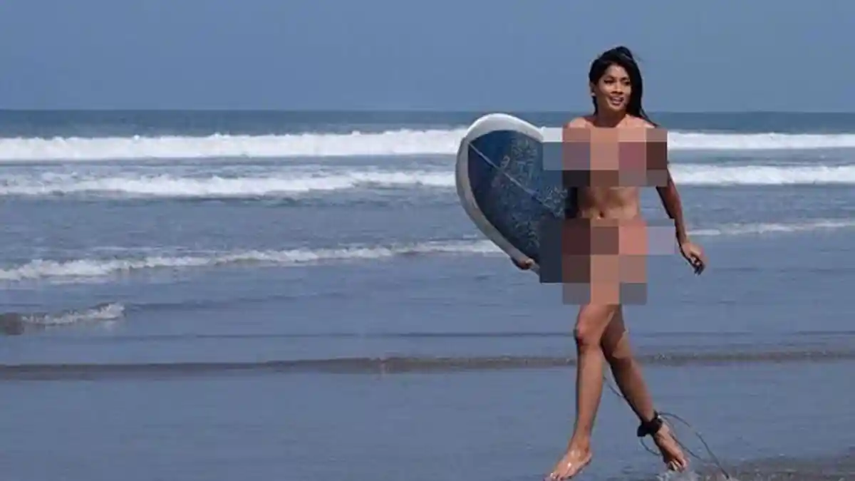 Hmmmm, Putri Indonesia 2015 Umbar Foto Berbikini
