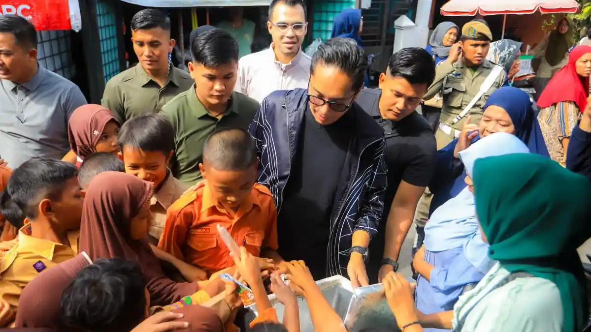 Warga Ngadu Masalah Disdukcapil Dibuat Ribet ke Wali Kota Medan