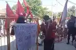 GMNI-Sikka-Demo-Pelni-Maumere-Sebut-Ada-Pungli.jpg
