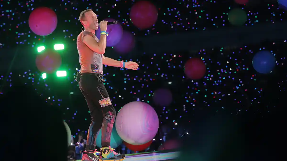 Tampil Bareng Coldplay, Angga Puradiredja Sempat Merasa Tertekan