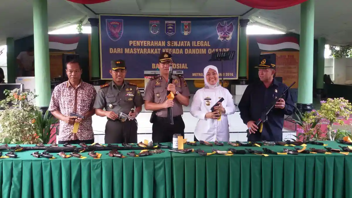 Kodim Lampung Tengah Terima 53 Pucuk Senjata Api Penyerahan Masyarakat