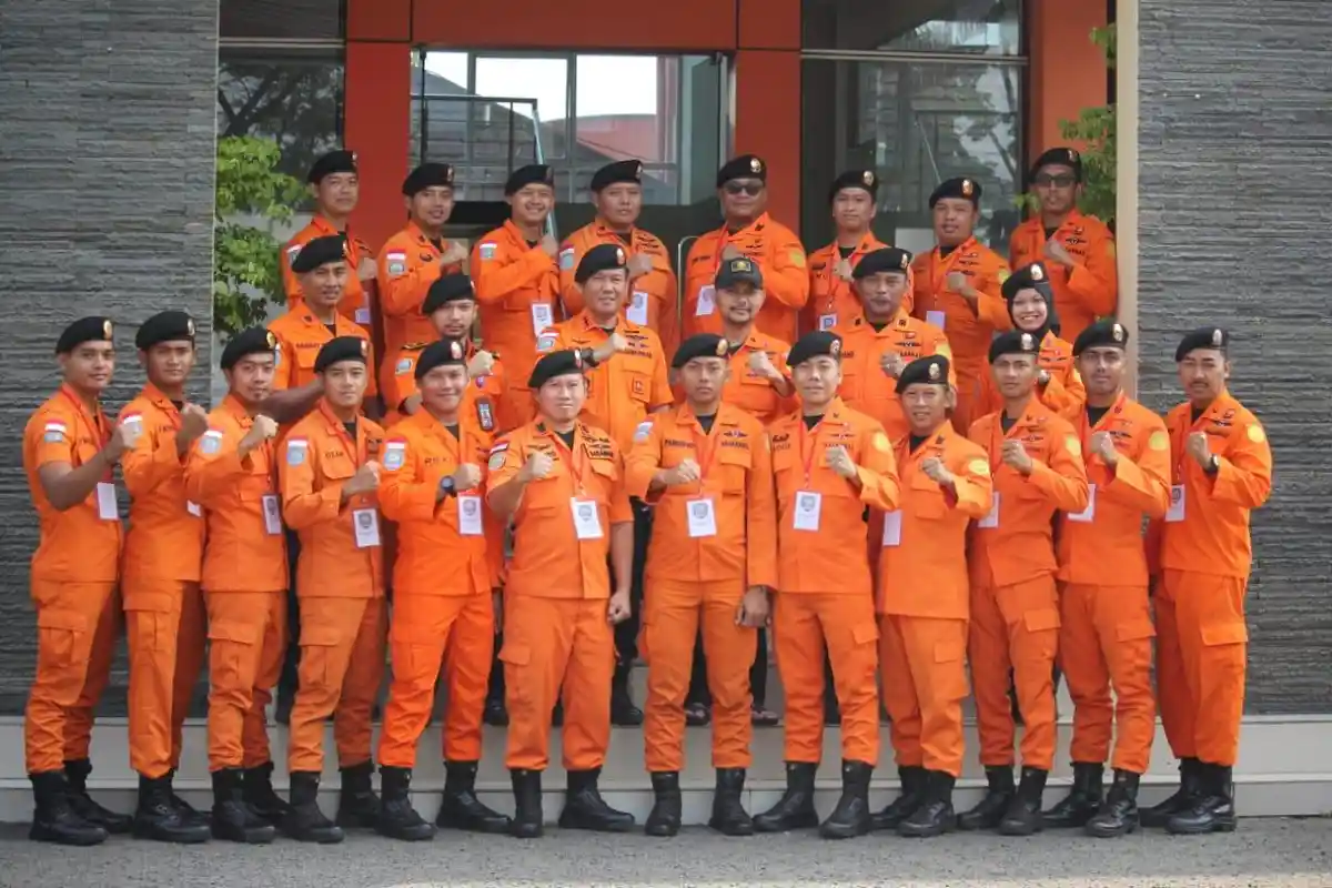 22 Rescuer Kantor SAR Bandung Ikuti Latihan Pencarian dan Pertolongan di Ruang Terbatas