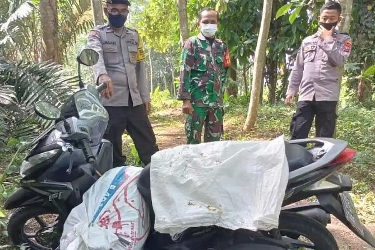 Pria Pukuli Wanita Selingkuhan hingga Meninggal Dunia, Mayatnya Diselipkan di Motor