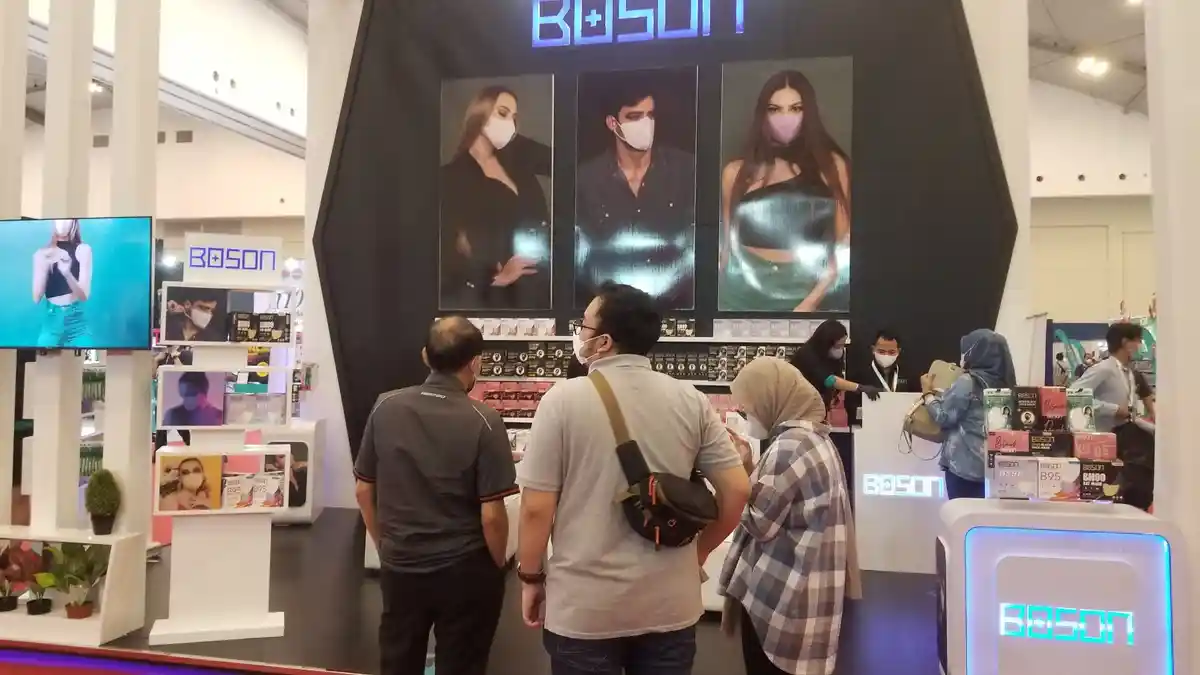 GIIAS di Tangerang Tetap Ramai di Hari Kerja, Lapak Masker Halal Jadi Primadona