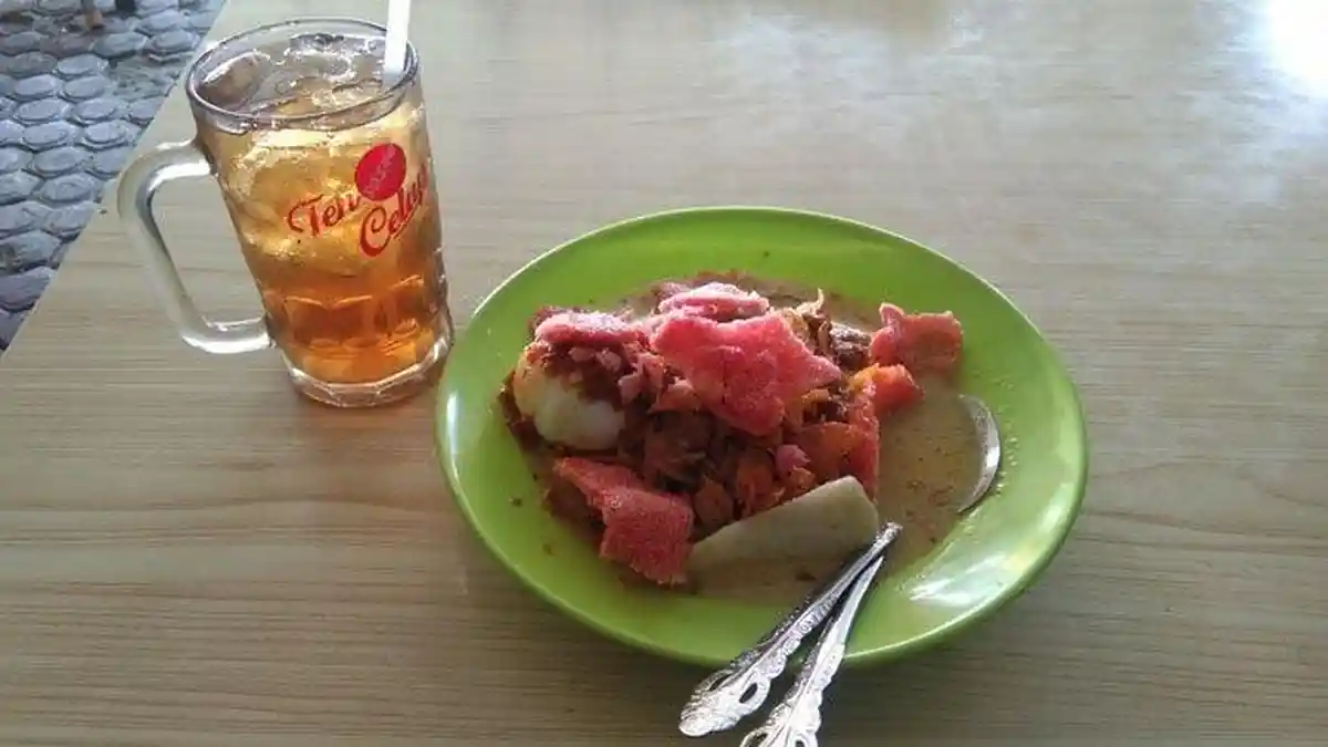 Daftar Tempat Makan Terkenal di Medan, Cobain Lontong Kak Lin