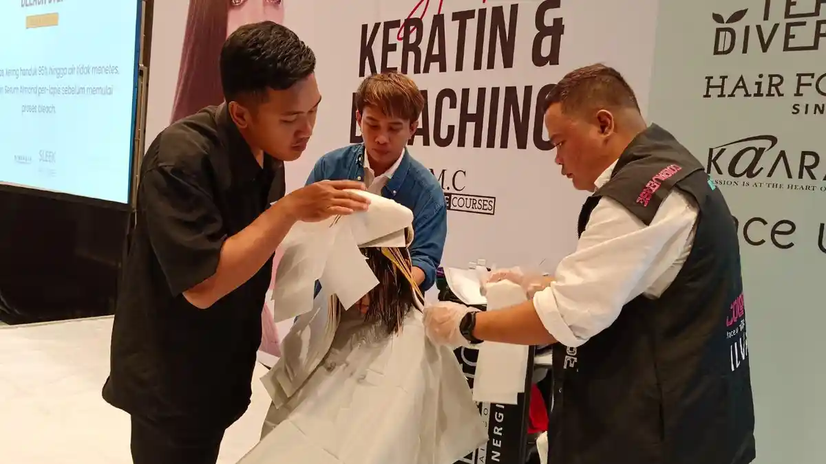 Praktis, Sleek Bleach Color Buat Pelurusan, Bleaching, Pewarnaan Rambut Dilakukan di Hari yang Sama