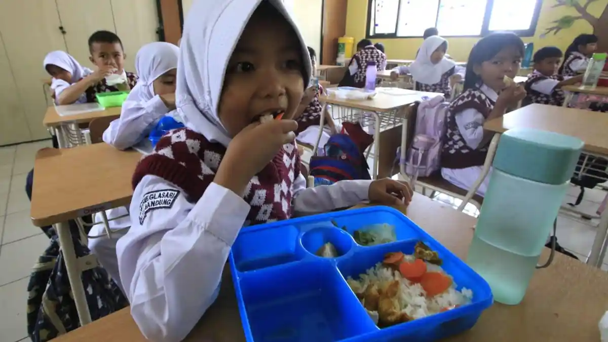 Uji Coba Makan Bergizi Gratis di SDN 173 Neglasari Kota Bandung