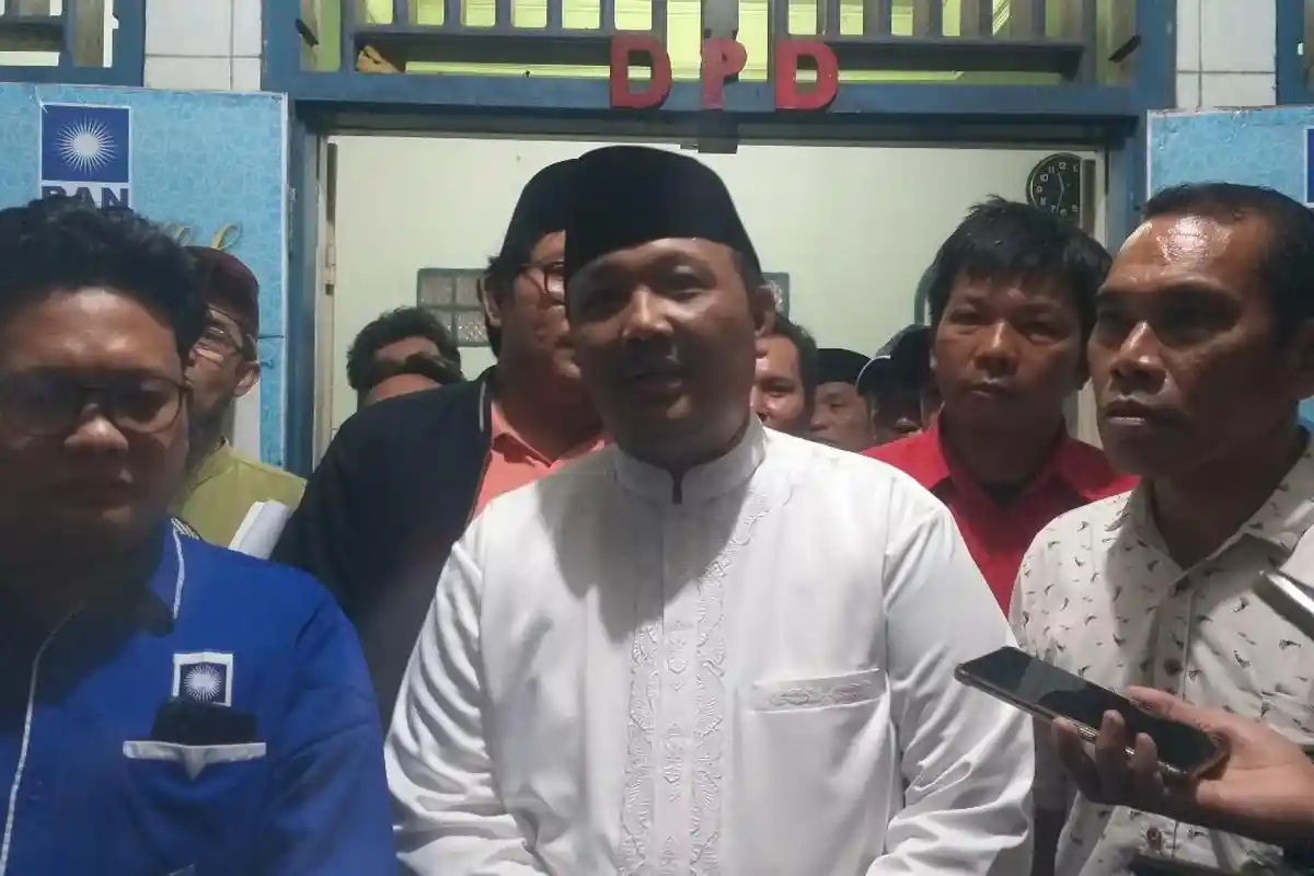 Sudah Dapat Izin NasDem, Ronny PL Tobing Serahkan Formulir Pencalonan Wakil Walikota ke PAN