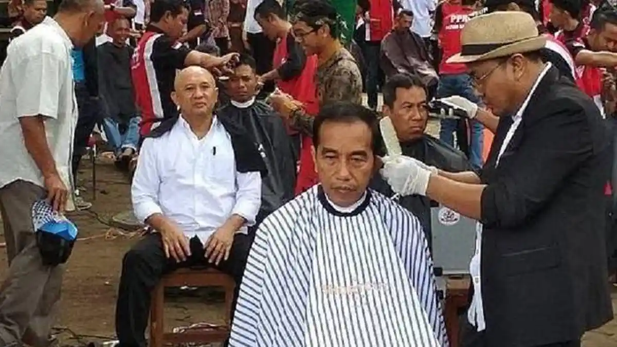 Nestapa Pemangkas Rambut Asgar, Ganasnya Corona Buat Tutup Usaha, Gundah Gulana untuk Bertahan Hidup